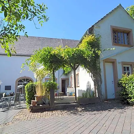 Flat In Meisberg With In-house Catering Otel Meisburg